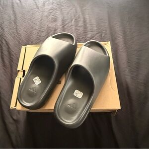 Adidas Yeezy Slide Box in Tan